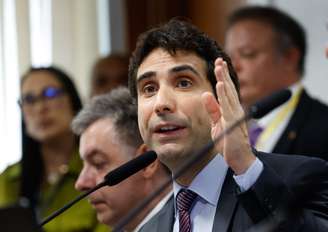 O presidente do Banco Central (BC), Gabriel Galípolo, fala em reunião da Comissão de Assuntos Econômicos (CAE) do Senado, no Congresso Nacional, em Brasília (DF)