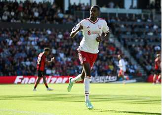 Alexander Isak comemora gol marcado contra o Bournemouth, no Vitality Stadium, pela quinta rodada da Premier League - 