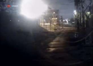 Câmeras de segurança registraram o momento em que meteoro cruza o céu da Turquia