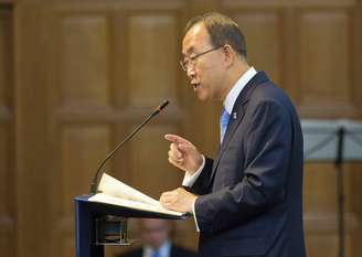 Ban Ki-moon faz pronunciamento em Haia, na Holanda