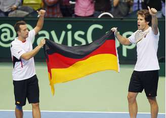 <p>Kohlschreiber e Haas comemoram importante vitória da Alemanha</p>