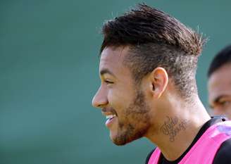 <p>Neymar deve enfrentar Barcelona</p>