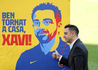 Xavi é apresentado como novo técnico do Barcelona