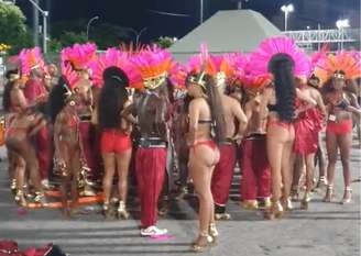 Fantasias da ala dos passistas da Estácio de Sá não ficam prontas para desfile da escola na Sapucaí