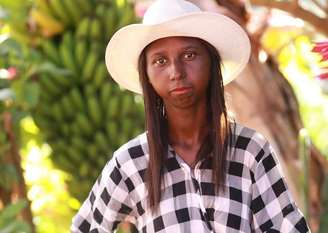 Menina da Bota é Maria José Mendes, de Setubinha, no interior de Minas Gerais. “O povo da internet colocou o nome”.