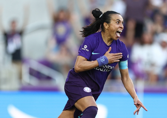 Marta frustra Corinthians e anuncia renovação com Orlando Pride até 2026