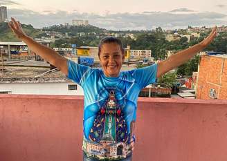 Último andar da casa de vovó Luceli. Moradia popular foi reformada e ampliada. Agora são três andares.