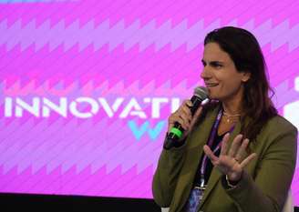 A diretora de Parcerias Geográficas para a América Latina do Google, Paula Aluani, explica que é necessário usar a tecnologia e a inteligência artificial para atuar de forma rápida e solucionar desafios
