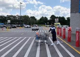 Yamal aproveitou folga para fazer compras