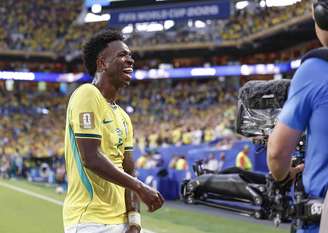 Vini Jr comemora gol pela Seleção Brasileira durante a Copa do Mundo –