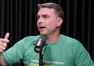 Flávio Bolsonaro sai em defesa de Pablo Marçal.