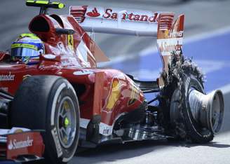 <p>Diversos pilotos - incluindo Felipe Massa - tiveram problema com pneus</p>