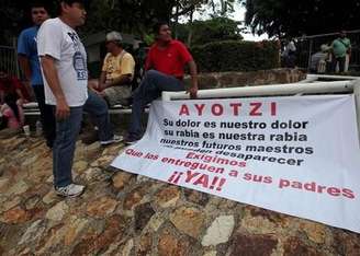 Professores protestam e invadem prefeitura de Acapulco