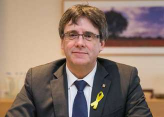Puigdemont desiste de candidatura à presidência da Catalunha