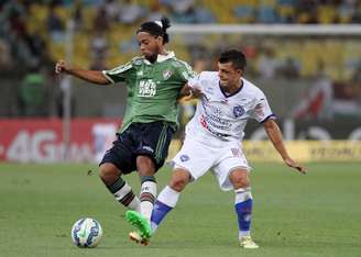 Ronaldinho Gaúcho teve passagem apagada pelo Fluminense em 2015 (Foto: Úrsula Nery / Agência Ferj)