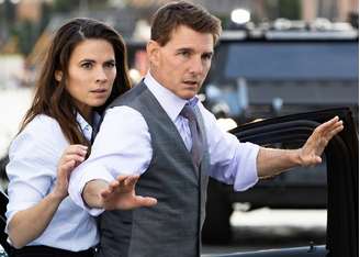 Hayley Atwell e Tom Cruise em 'Missão: Impossível - Dead Reckoning Part One