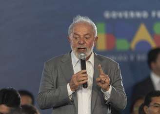 Presidente Lula discursa em evento em Santos na semana passada