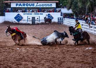 Competição de vaquejada no Parque & Haras Luanna, em Vitorino Freire, no interior do Maranhão. Ministro Juscelino Filho é defensor das vaquejadas e criador de cavalos da raça Quarto de Milha