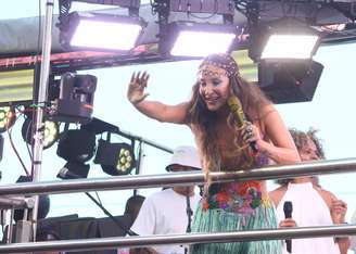 Claudia Leitte anima 4º dia do carnaval de Salvador