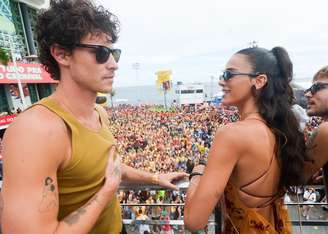 Shawn Mendes e Bruns Marquezine 