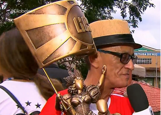 Mestre Ciça comemora título da Viradouro