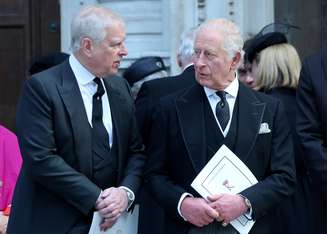 O rei Charles III do Reino Unido se pronunciou sobre a prisão do irmão mais novo, o ex-príncipe Andrew, nesta quinta-feira, 19