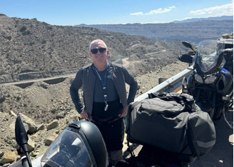 Empresário brasileiro Márcio Vaccaro morreu aos 60 anos após sofrer um acidente de moto na Argentina