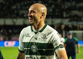 Maicon, zagueiro do Coritiba 