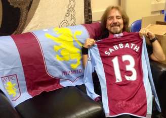 Geezer Butler comemora título do Aston Villa