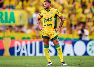 Reinaldo em campo pelo Mirassol –