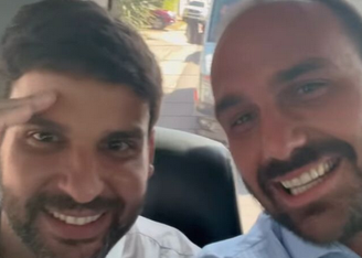 André Porciuncula ao lado de Eduardo Bolsonaro