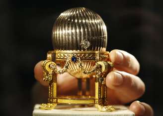 Um ovo de Páscoa Fabergé Imperial feito para o imperador russo Alexander 3º, que não era exibido ao público há mais de um século, estará à mostra em Londres depois de ser salvo do derretimento por um dono de ferro-velho nos Estados Unidos