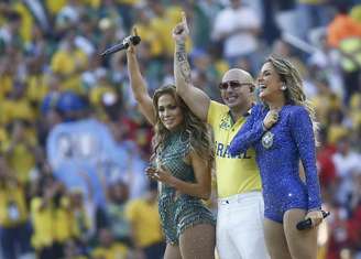 Jennifer Lopez, Pitbull e Claudia Leitte na cerimônia de abertura  da Copa do Mundo. 12/06/2014