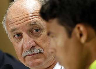 <p>Técnico Luiz Felipe Scolari minimiza aos que consideram uma tragédia uma possível eliminação do Brasil nas oitavas de final </p>