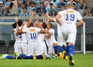 Cruzeiro conseguiu grande virada na Arena Grêmio e ficou a uma vitória do título brasileiro