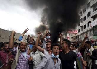 Conflitos no Iêmen já deixaram centenas de mortos em um mês de bombardeios