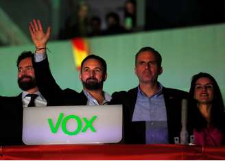 Líder do partido de extrema-direita Vox, Santiago Abascal, comemora resultados de eleição na Espanha
10/11/2019
REUTERS/Susana Vera