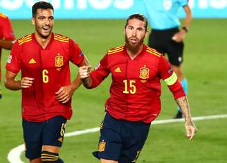 Sergio Ramos brilhou em vitoria da Espanha