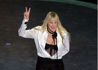Antes de entregar Oscar, Daryl Hannah, estrela de Kill Bill, fez saudação nacionalista ucraniana