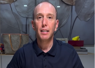 Rodrigo Manga faz vídeos virais para as redes sociais