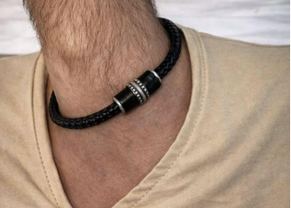 Foto de 'pescoço peludo' viraliza nas redes sociais, e mistério intriga usuários