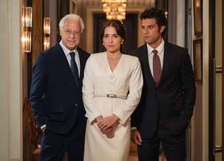 Casamento de Arthur (Antônio Fagundes) e Adriana (Letícia Colin) causará revolta em Pedro (Chay Suede) em 'Quem Ama Cuida'