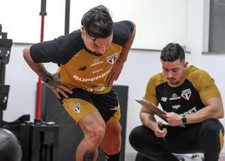 Artur faz exercícios visando a retomada do ritmo –