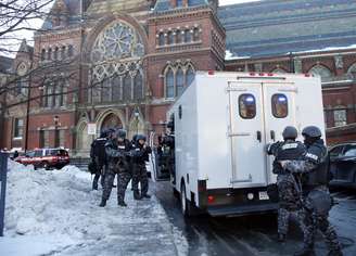 Equipe da Swat foi ao campus de Harvard para investigar a suposta ameaça