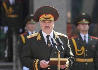 Lukashenko, seu filho Viktor e outras 6 pessoas foram alvos das sanções do Reino Unido e do Canadá