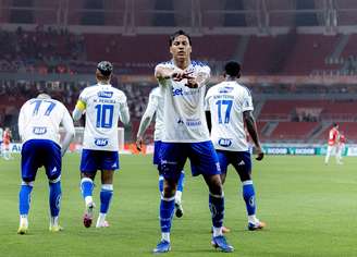 Kaio Jorge comemorando gol na vitória sobre o Internacional 