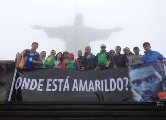<p>ONG Rio de Paz fez um protesto no Cristo Redentor com uma faixa com os dizeres: 'Onde está Amarildo?'</p>