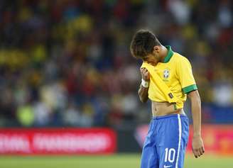 Neymar se abate com a derrota brasileira em amistoso com a Suíça