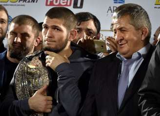 Khabib ameaçou deixar o UFC, caso o seu amigo, envolvido na briga no UFC 229, seja demitido (Foto: Getty Images)