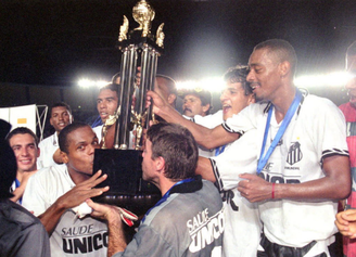 O Santos comemorou 23 anos da conquista do Torneio Rio-São Paulo (Foto: Divulgação/Santos)